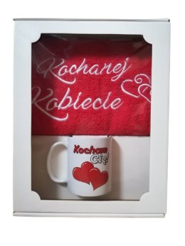 Komplet z czerwonym ręcznikiem