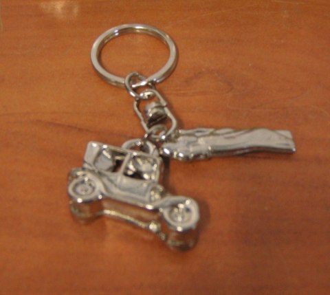 Brelok metalowy auto + Św. Krzysztof 10 szt. Brelok metalowy auto + Św. Krzysztof 10 szt.