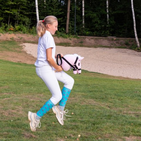 Skippi Hobby Horse - koń na kiju - różowy A5 - lekki i poręczny - kantar Skippi Hobby Horse - koń na kiju - różowy A5 - lekki i poręczny - kantar