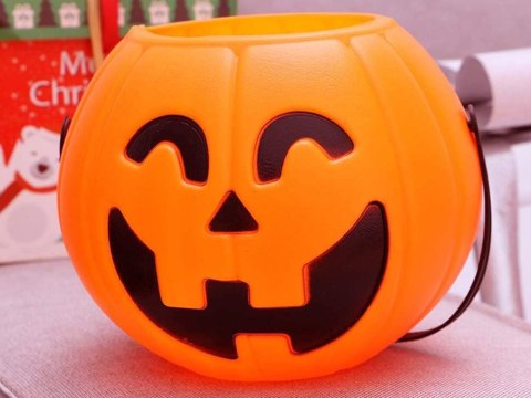 Wiaderko halloween pojemnik dynia na cukierki duże 15 x 13cm Wiaderko halloween pojemnik dynia na cukierki duże 15 x 13cm