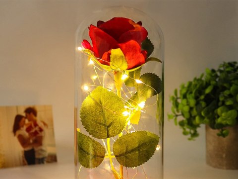Wieczna róża w szkle prezent led świecąca pudełko 26069 Wieczna róża w szkle prezent led świecąca pudełko 26069